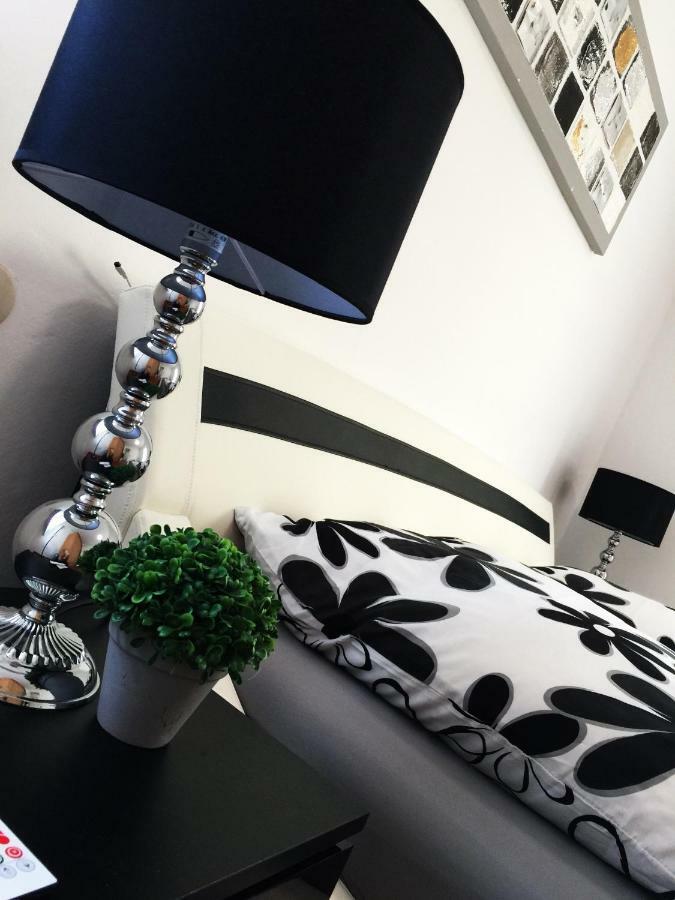 Apartment "La Lucia" - Mit Baeckerei Im Haus - Genussvoll Wohnen! Schwäbisch Gmünd Buitenkant foto